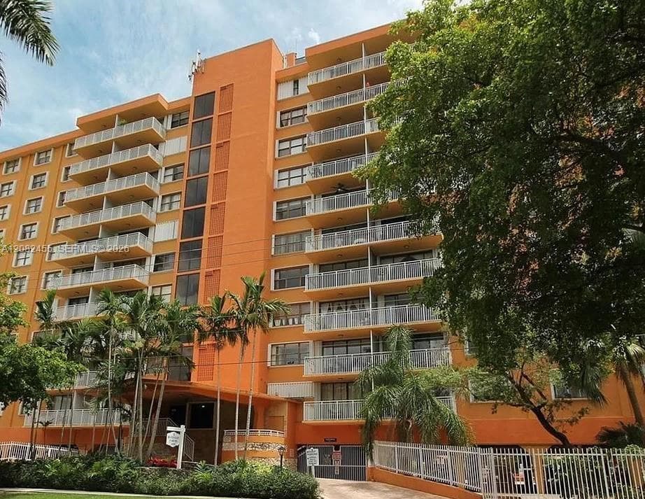 2450 NE 135th St # 102, North Miami FL 33181 - North Miami, FL - Photo 1
