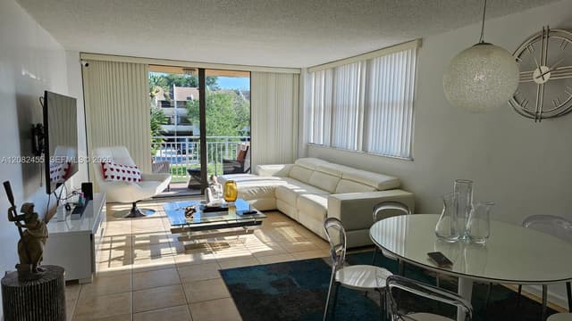 2450 NE 135th St # 102, North Miami FL 33181 - North Miami, FL - Photo 4