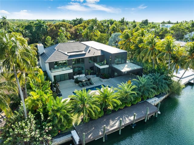 131 Cape Florida Dr, Key Biscayne FL 33149 - Key Biscayne, FL - Photo 2