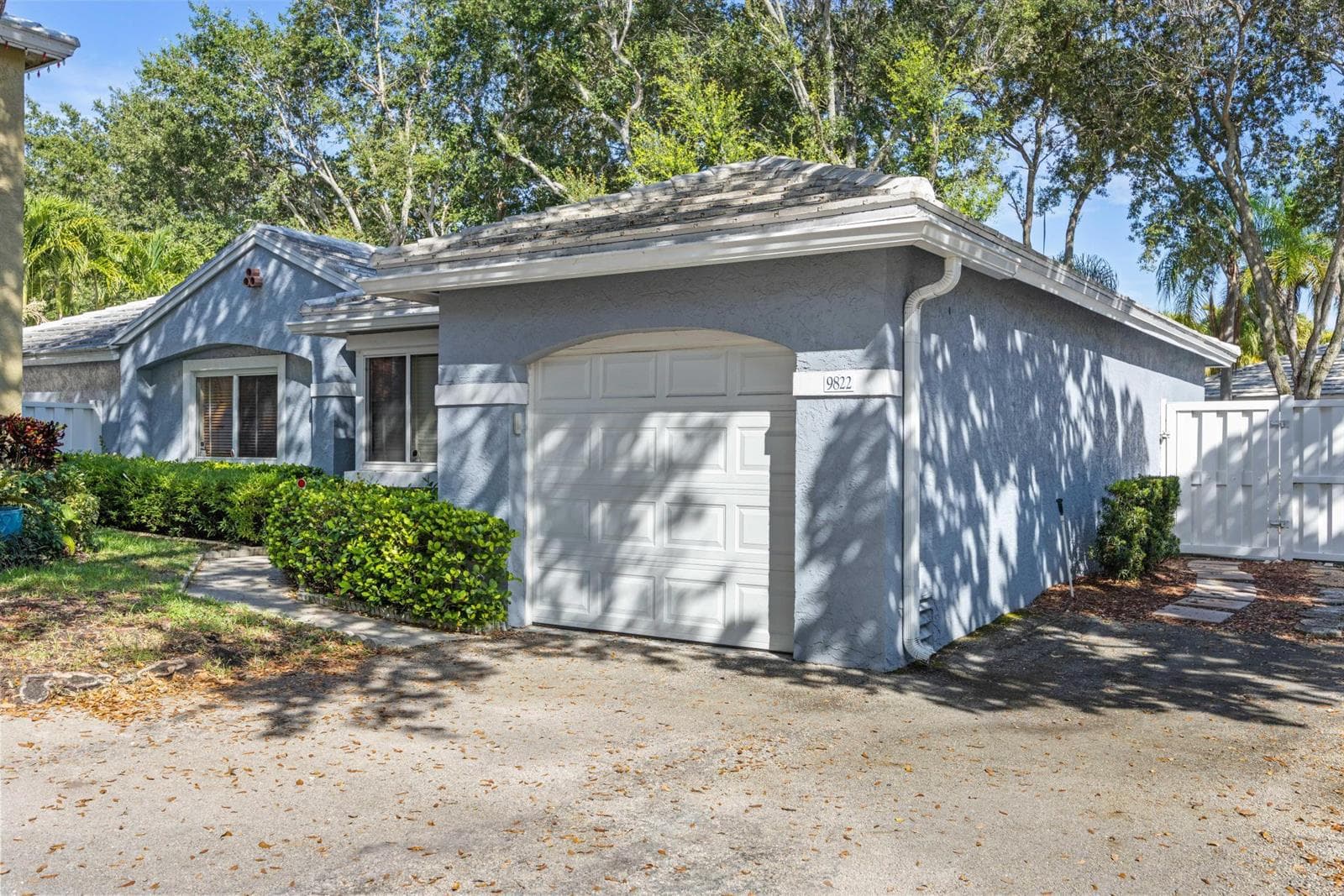 9822 NW 2nd Court, Plantation FL 33324