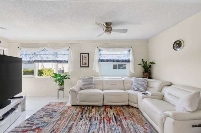 2377 SW 8TH Avenue, Boynton Beach FL 33426 - Boynton Beach, FL - Photo 7