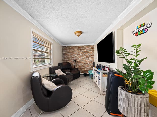 6536 NW 197th Ln, Hialeah FL 33015 - Hialeah, FL - Photo 6