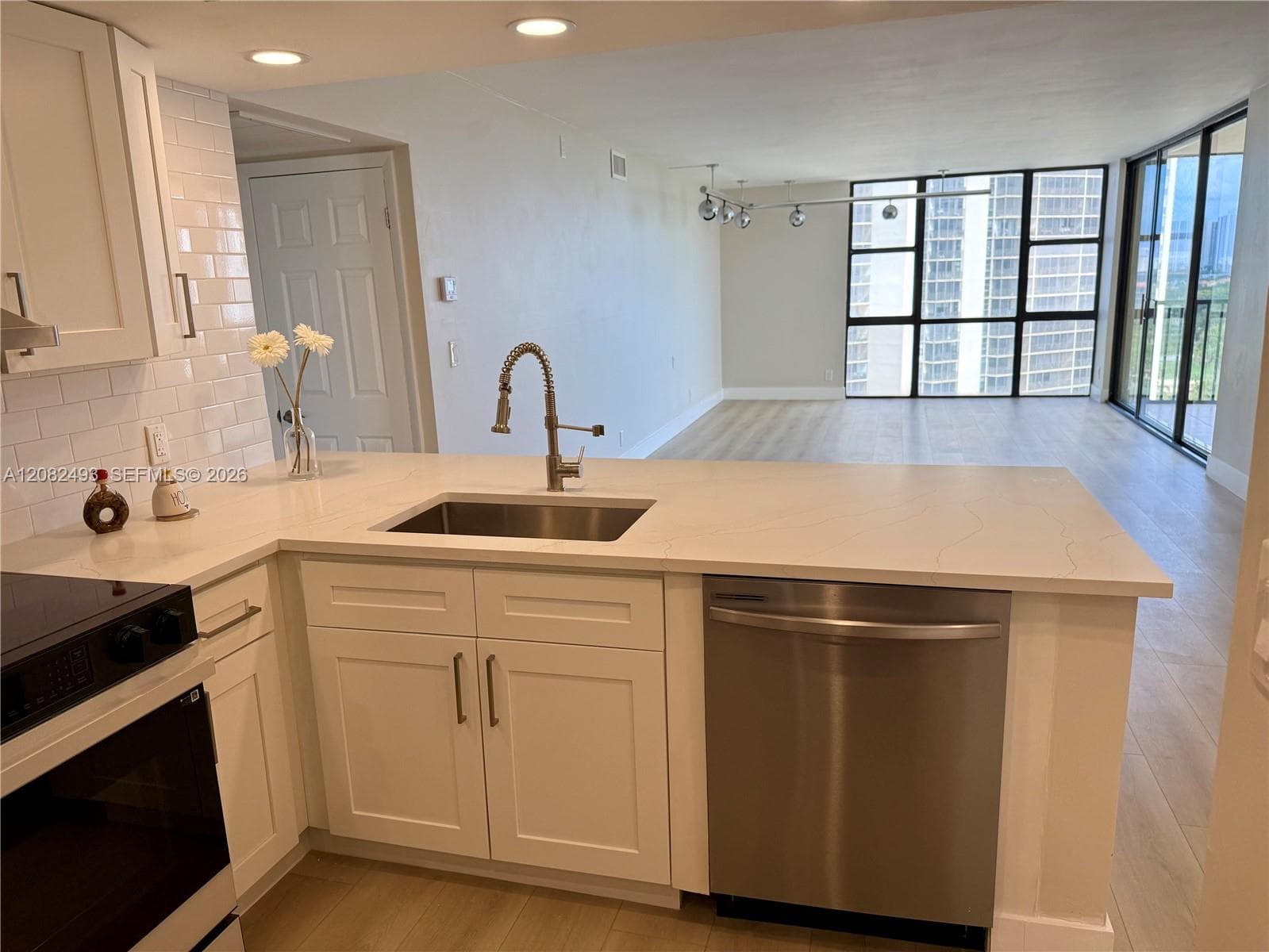 20335 W Country Club Dr # 1203, Aventura FL 33180 - Aventura, FL - Photo 1