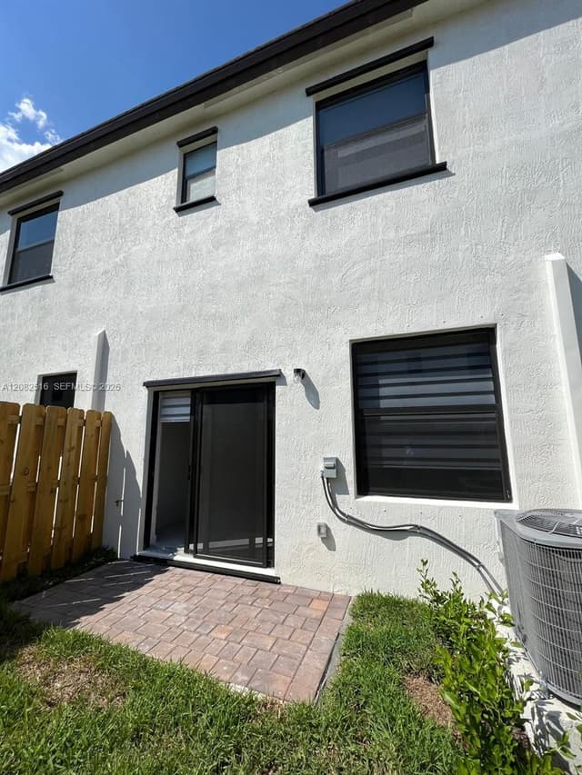 12908 SW 233rd Ter, Homestead FL 33032 - Homestead, FL - Photo 5