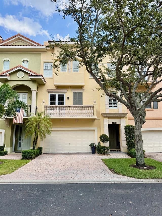 2486 SAN PIETRO Circle, Palm Beach Gardens FL 33410 - Palm Beach Gardens, FL - Photo 2