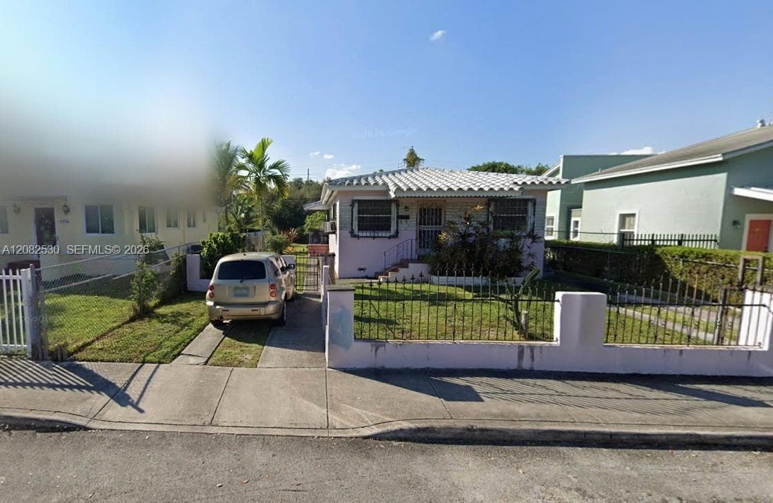 6926 NW 4th Ave, Miami FL 33150