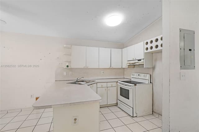 7627 W 34th Ct, Hialeah FL 33018 - Hialeah, FL - Photo 5