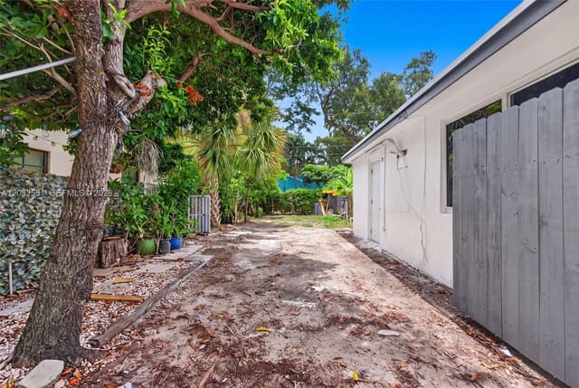 1541 SW 32nd Ct, Fort Lauderdale FL 33315 - Fort Lauderdale, FL - Photo 3