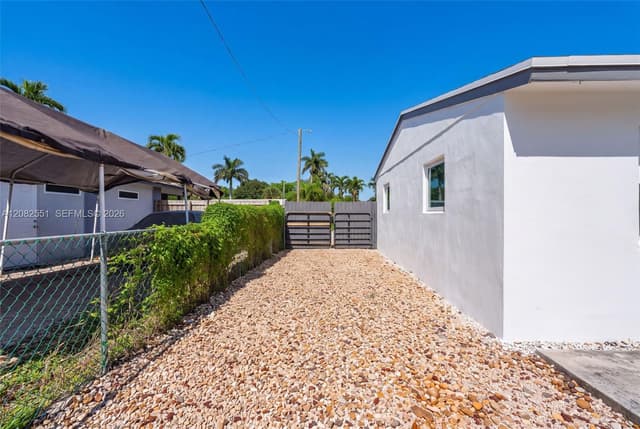 1541 SW 32nd Ct, Fort Lauderdale FL 33315 - Fort Lauderdale, FL - Photo 4