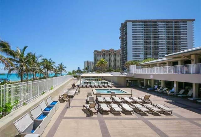 1985 S Ocean Dr # 8Q, Hallandale Beach FL 33009 - Hallandale Beach, FL - Photo 2