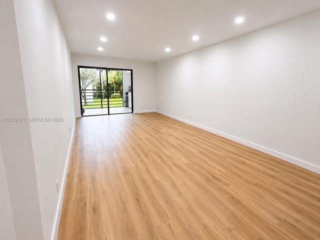 9233 SW 8th St # 207, Boca Raton FL 33428 - Boca Raton, FL - Photo 4