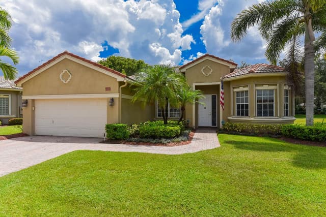 9570 Lantern Bay Circle, West Palm Beach FL 33411 - West Palm Beach, FL - Photo 2