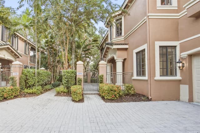 2890 Kinsington Cir # 1, Weston FL 33332 - Weston, FL - Photo 2
