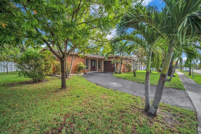 7399 NW 20TH Court, Sunrise FL 33313 - Sunrise, FL - Photo 2