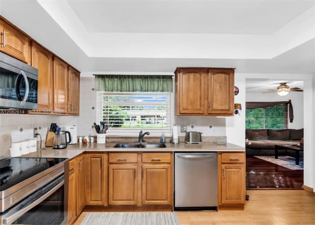 11804 SW 54th St, Cooper City FL 33330 - Cooper City, FL - Photo 2