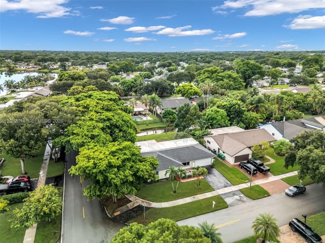 11804 SW 54th St, Cooper City FL 33330 - Cooper City, FL - Photo 5