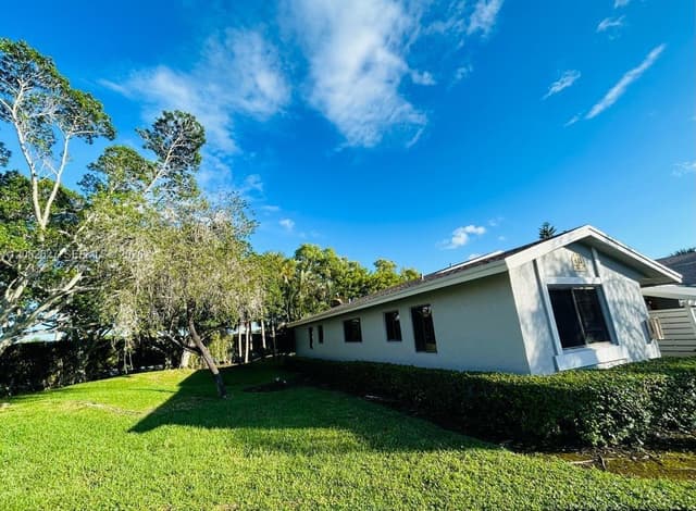 611 Racquet Club Rd # 1, Weston FL 33326 - Weston, FL - Photo 7