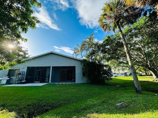 611 Racquet Club Rd # 1, Weston FL 33326 - Weston, FL - Photo 4