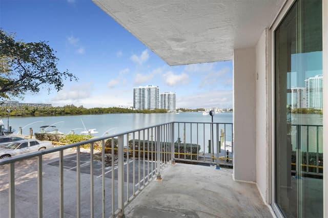 16558 NE 26th Ave # 2G, North Miami Beach FL 33160 - North Miami Beach, FL - Photo 2