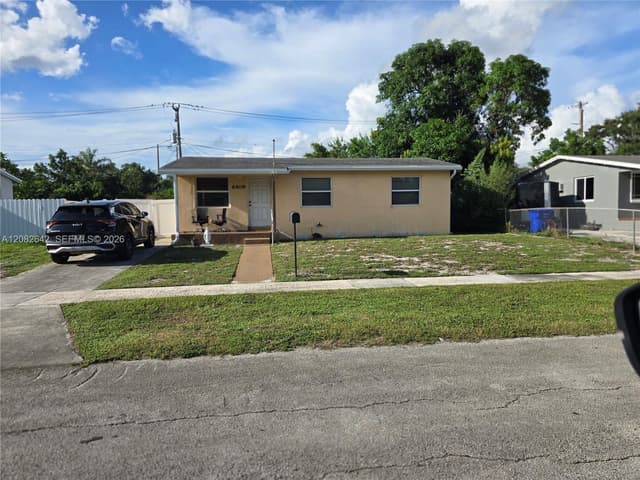 6409 Franklin St, Hollywood FL 33024 - Hollywood, FL - Photo 2