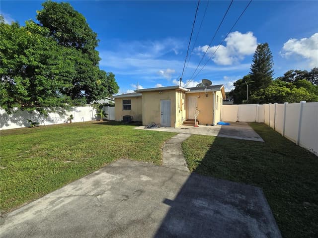 6409 Franklin St, Hollywood FL 33024 - Hollywood, FL - Photo 6