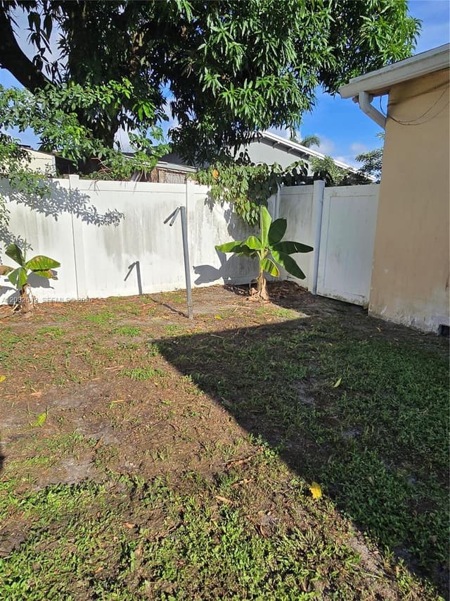 6409 Franklin St, Hollywood FL 33024 - Hollywood, FL - Photo 5