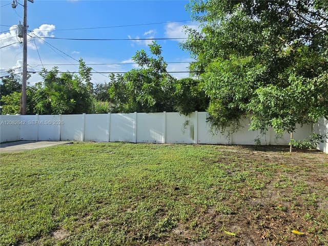 6409 Franklin St, Hollywood FL 33024 - Hollywood, FL - Photo 4