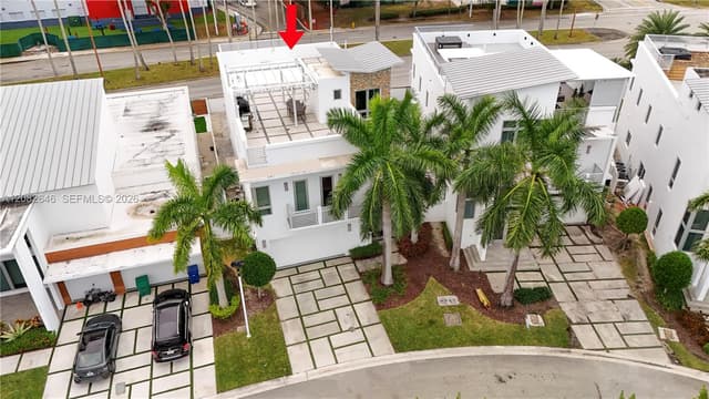 8340 NW 33 Terrace, Doral FL 33122 - Doral, FL - Photo 2