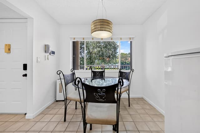 7348 N DEVON Drive # 203, Tamarac FL 33321 - Tamarac, FL - Photo 5