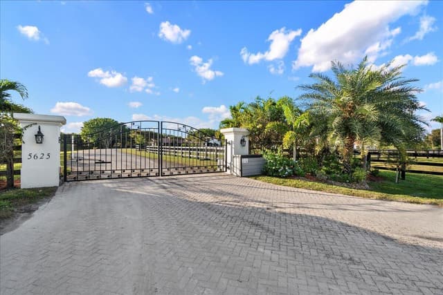 5625 140th Avenue S, Wellington FL 33449 - Wellington, FL - Photo 2