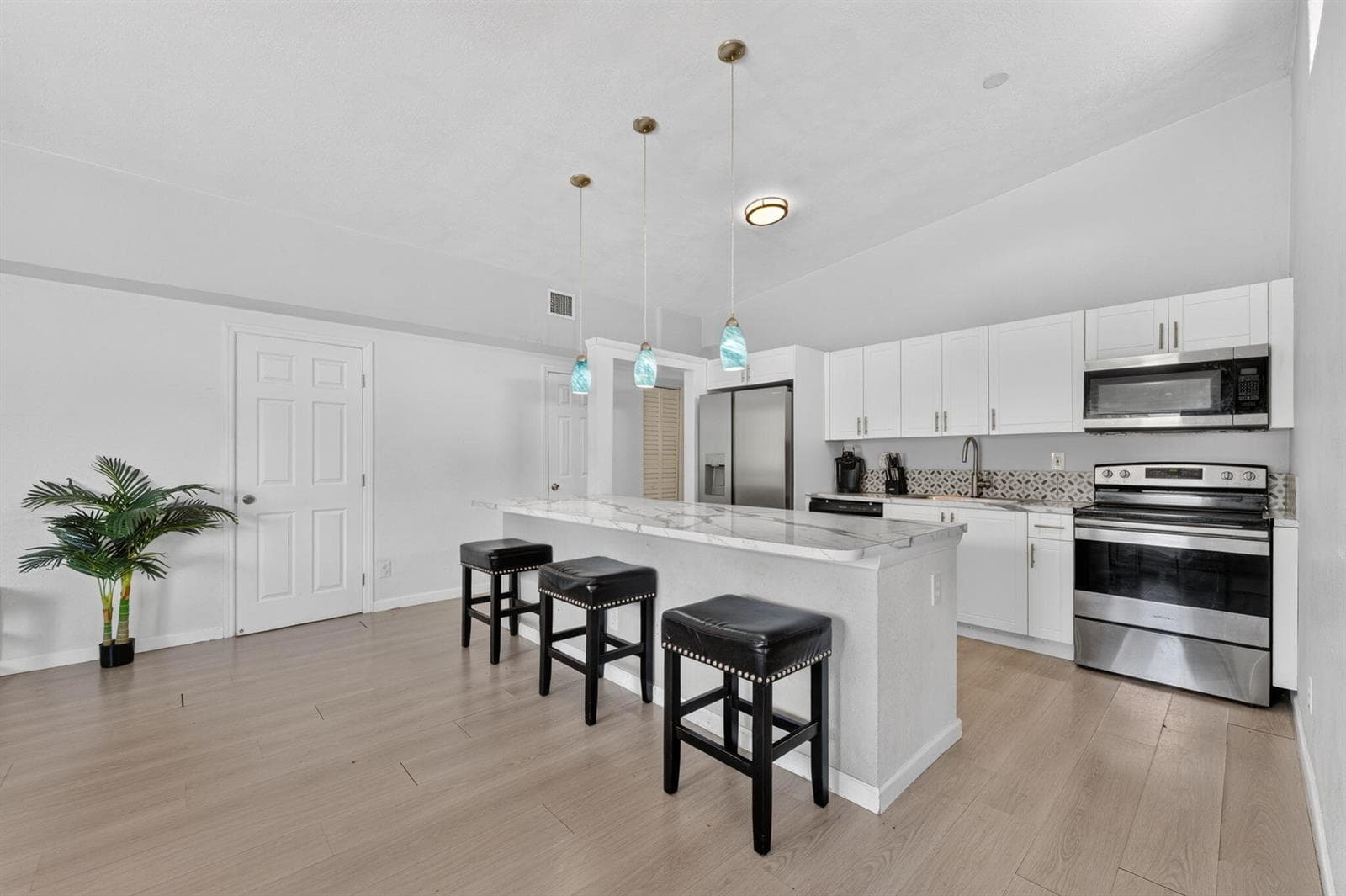 910 NW 17TH Avenue, Fort Lauderdale FL 33311