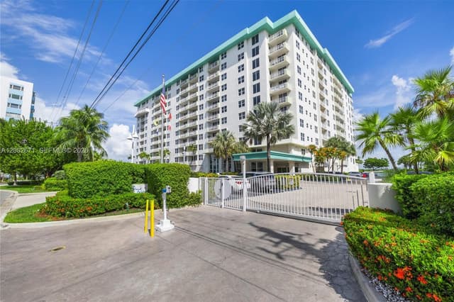 10350 W Bay Harbor Dr # 9C, Bay Harbor Islands FL 33154 - Bay Harbor Islands, FL - Photo 2