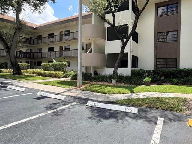 7625 NW 79th Avenue Unit 107, Tamarac FL 33321 - Tamarac, FL - Photo 2