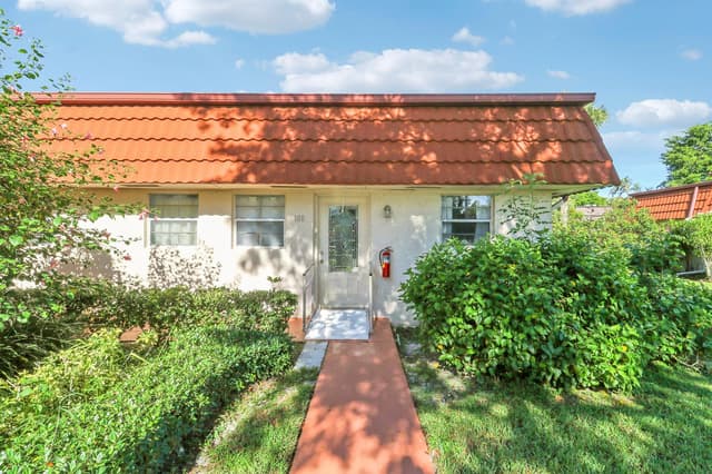 12008 POINCIANA Boulevard # 108, Royal Palm Beach FL 33411 - Royal Palm Beach, FL - Photo 2