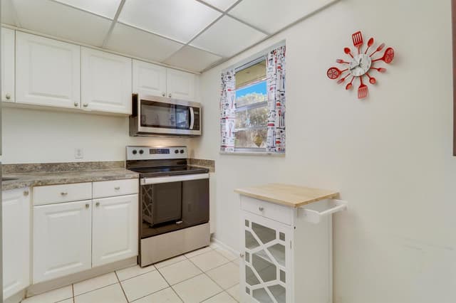 12008 POINCIANA Boulevard # 108, Royal Palm Beach FL 33411 - Royal Palm Beach, FL - Photo 6