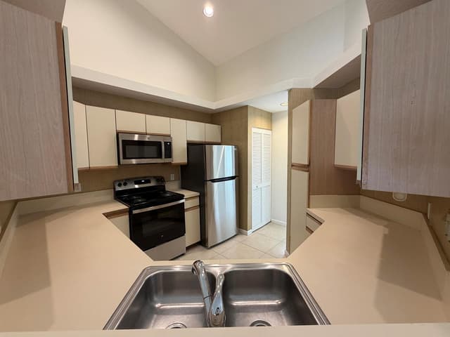 302 Muirfield Court, Jupiter FL 33458 - Jupiter, FL - Photo 5