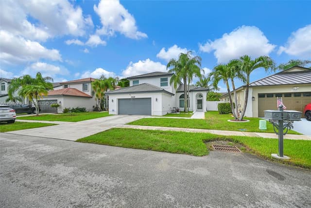 18038 SW 12th Ct, Pembroke Pines FL 33029 - Pembroke Pines, FL - Photo 2