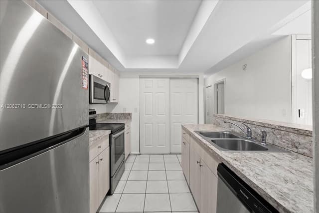 7425 SW 13th St, North Lauderdale FL 33068 - North Lauderdale, FL - Photo 3