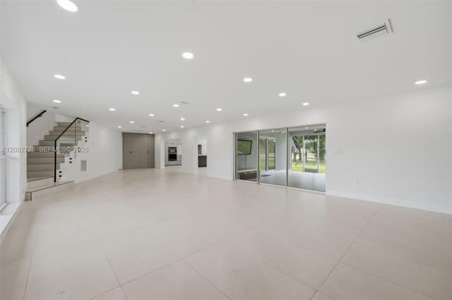 6700 E Tropical Way, Plantation FL 33317 - Plantation, FL - Photo 7