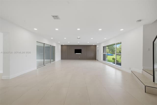6700 E Tropical Way, Plantation FL 33317 - Plantation, FL - Photo 5