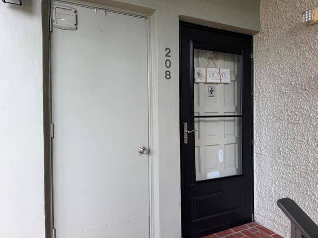 4120 Tivoli Court # 208, Lake Worth FL 33467 - Lake Worth, FL - Photo 2