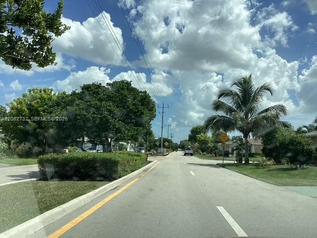 4915 NW 47th Ter, Tamarac FL 33319 - Tamarac, FL - Photo 3