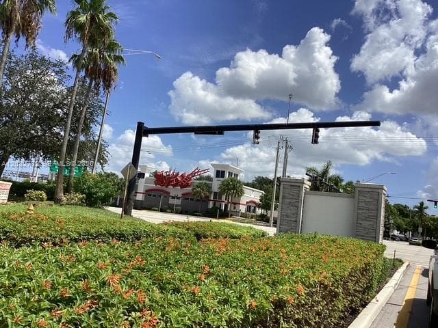 4915 NW 47th Ter, Tamarac FL 33319
