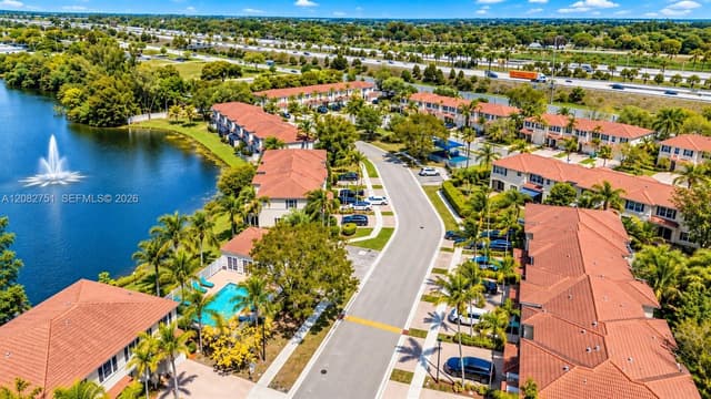 220 Riverwalk Cir, Sunrise FL 33326 - Sunrise, FL - Photo 3