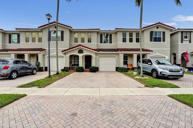 220 Riverwalk Cir, Sunrise FL 33326 - Sunrise, FL - Photo 4