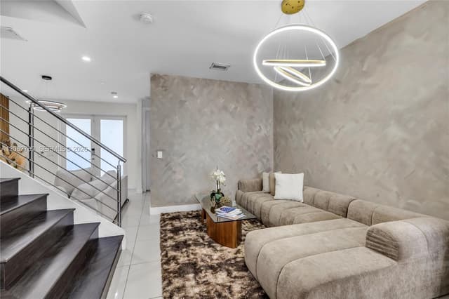 10545 NW 63rd Ter, Doral FL 33178 - Doral, FL - Photo 2