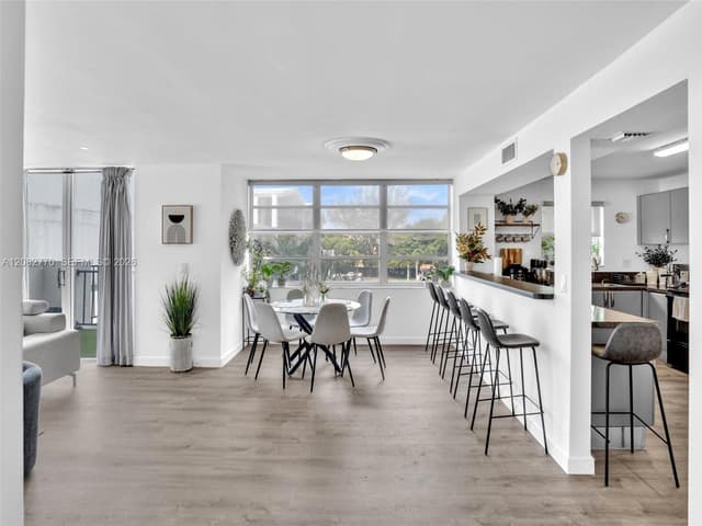 2780 NE 183rd St # 302, Aventura FL 33160 - Aventura, FL - Photo 2