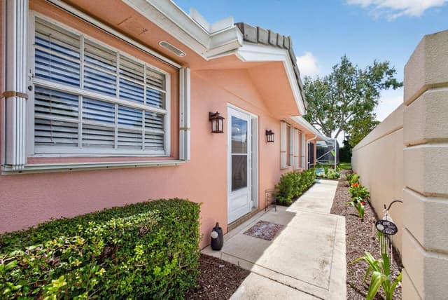4238 ROYAL OAK Drive, Palm Beach Gardens FL 33410 - Palm Beach Gardens, FL - Photo 4