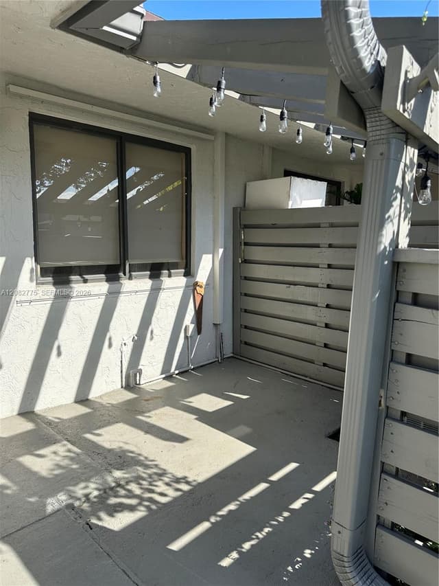 445 Lakeview Dr # 1, Weston FL 33326 - Weston, FL - Photo 3