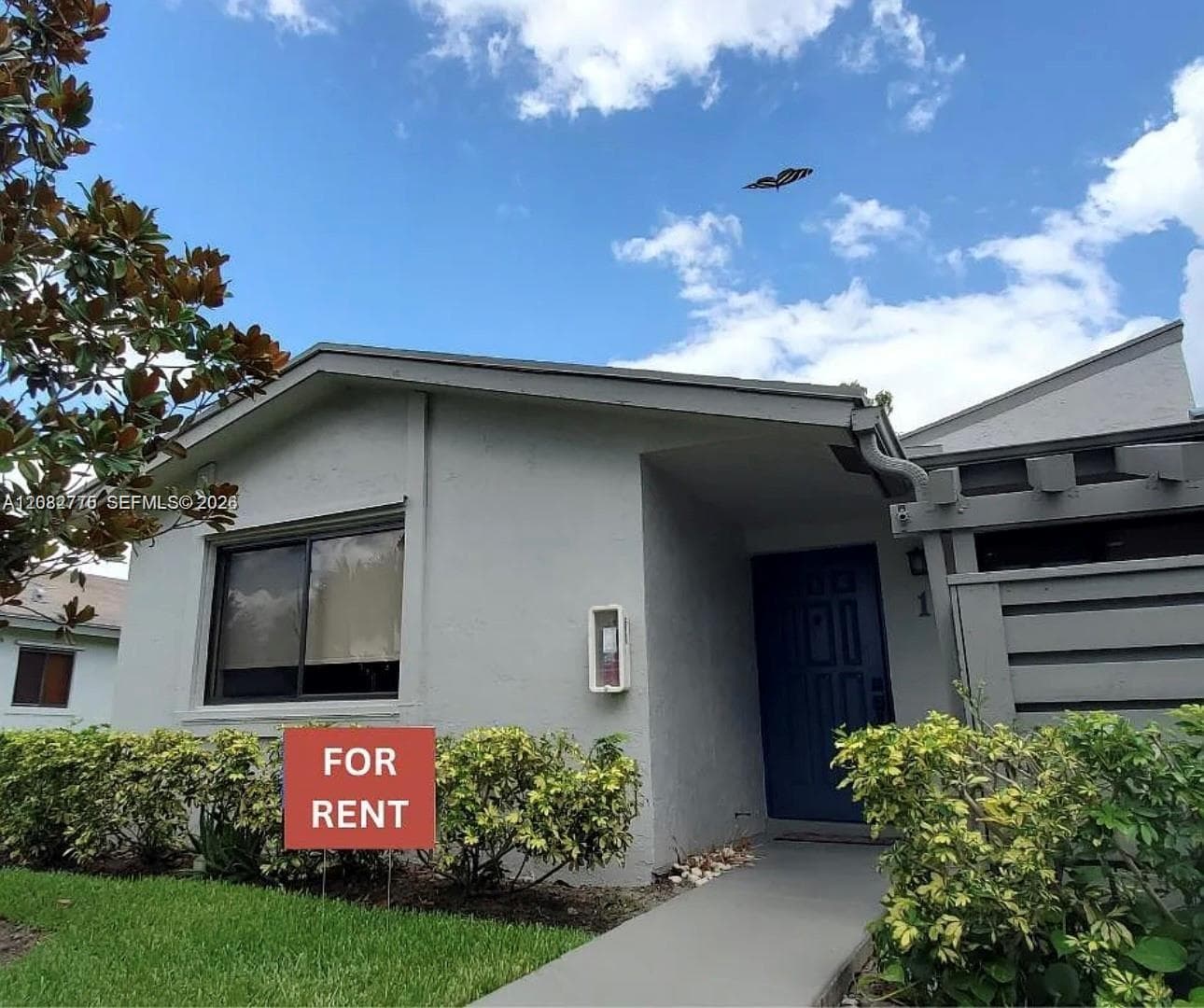 445 Lakeview Dr # 1, Weston FL 33326 - Weston, FL - Photo 1
